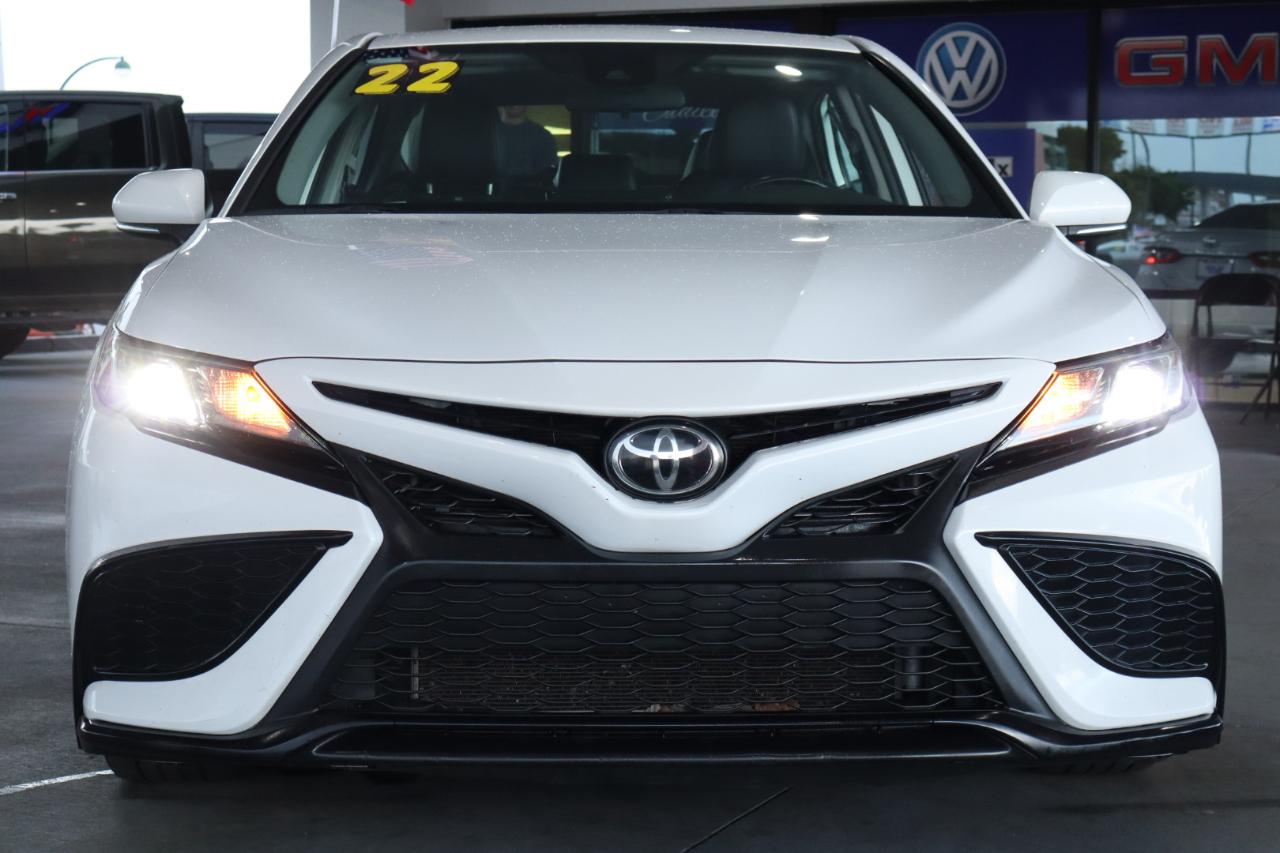 Toyota Camry SE Auto (Natl) 2022