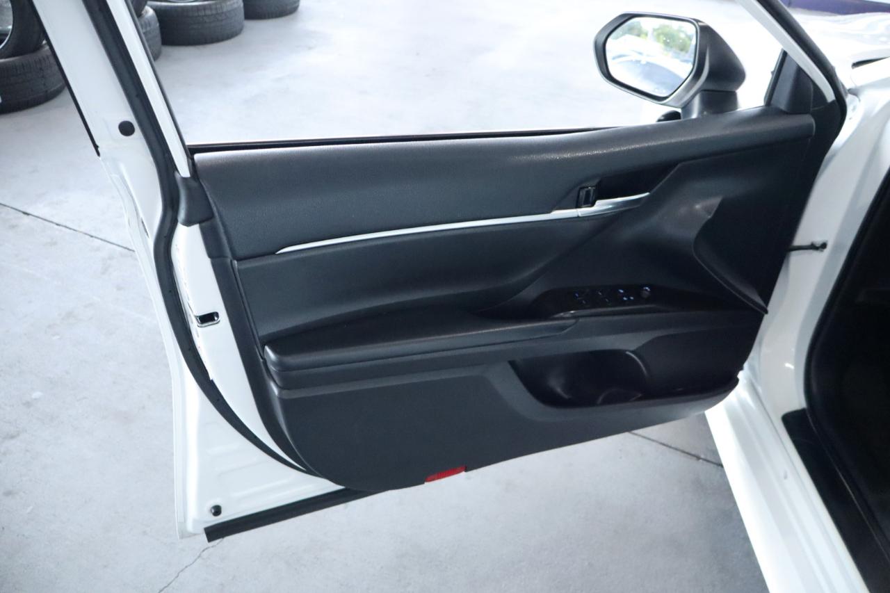Toyota Camry SE Auto (Natl) 2022