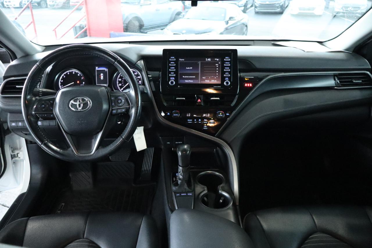 Toyota Camry SE Auto (Natl) 2022