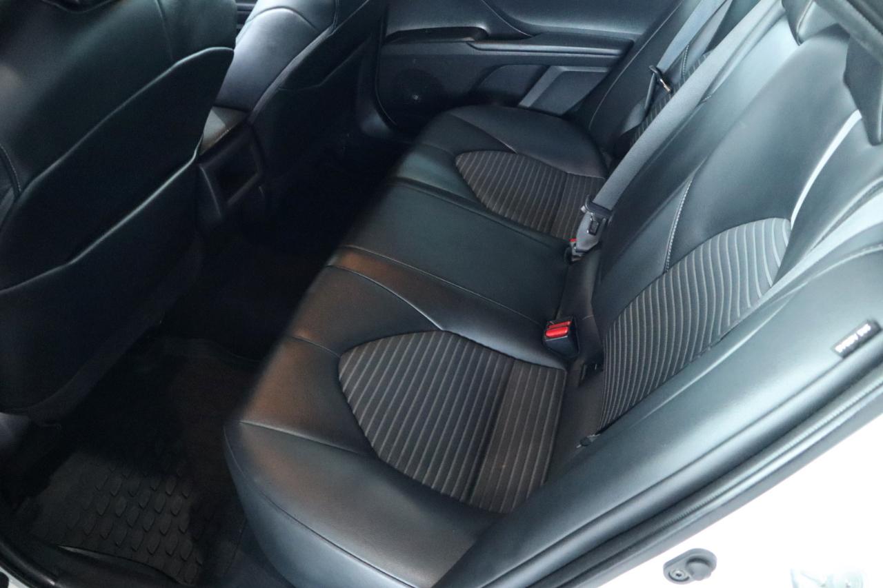 Toyota Camry SE Auto (Natl) 2022