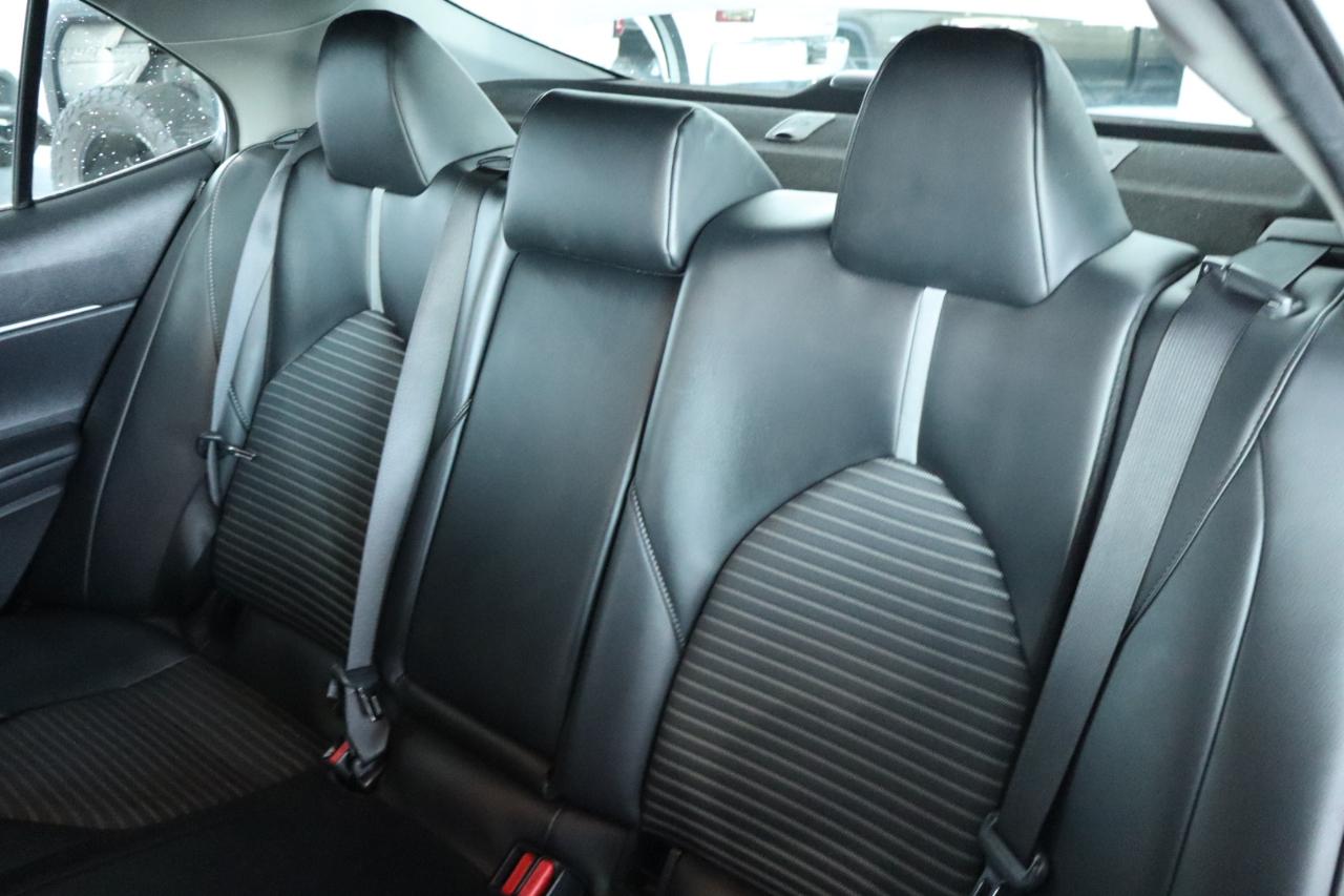 Toyota Camry SE Auto (Natl) 2022