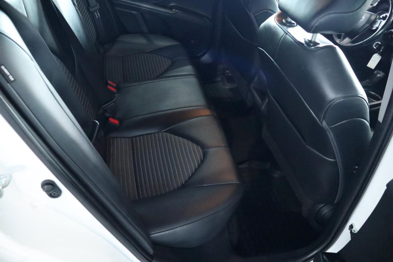 Toyota Camry SE Auto (Natl) 2022