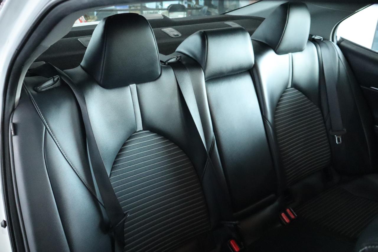 Toyota Camry SE Auto (Natl) 2022