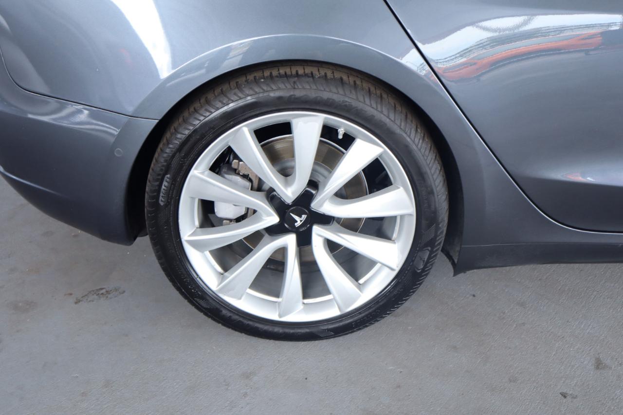Tesla Model 3 Mid Range Battery RWD 2018