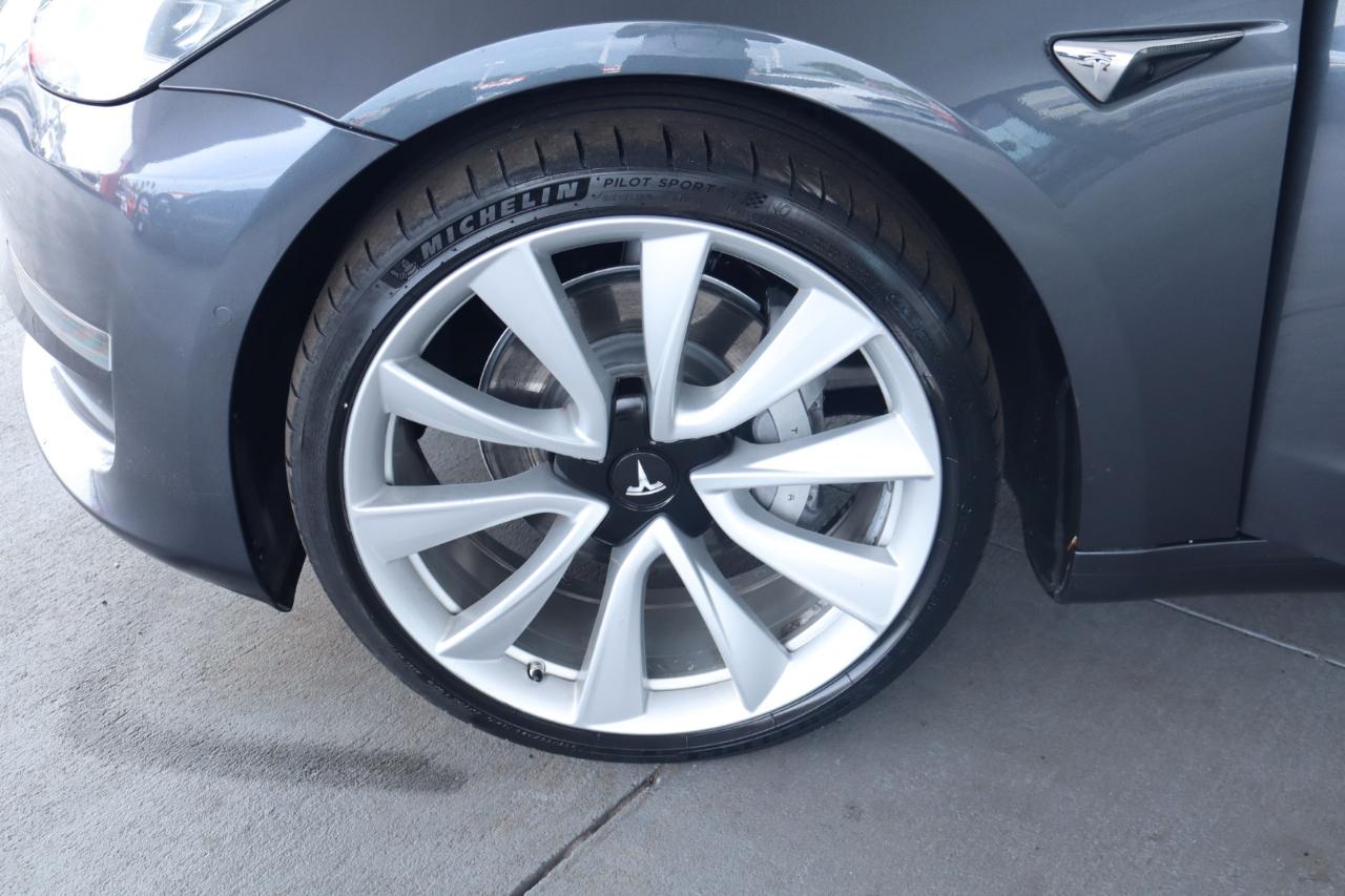 Tesla Model 3 Mid Range Battery RWD 2018