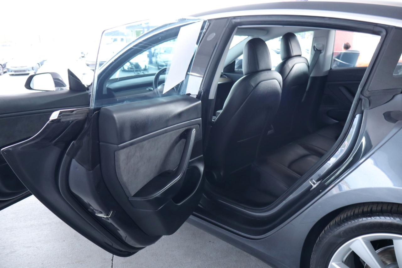 Tesla Model 3 Mid Range Battery RWD 2018