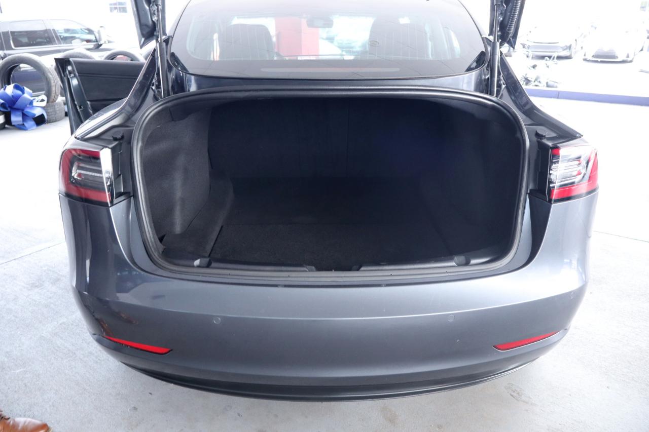 Tesla Model 3 Mid Range Battery RWD 2018