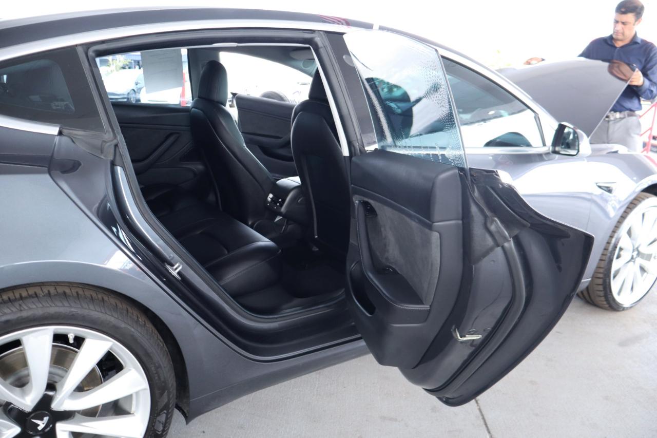 Tesla Model 3 Mid Range Battery RWD 2018