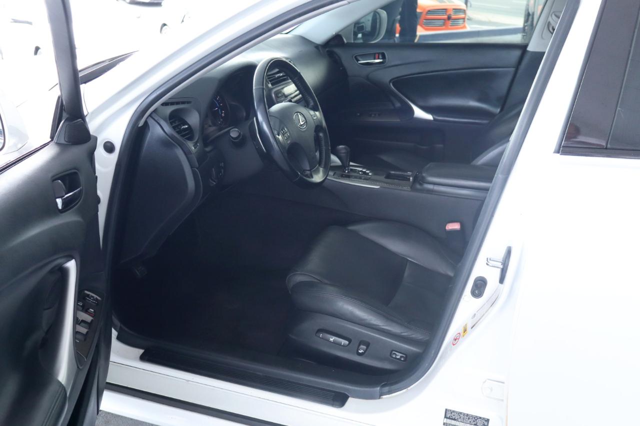 Lexus IS 250 4dr Sport Sdn Man RWD 2008