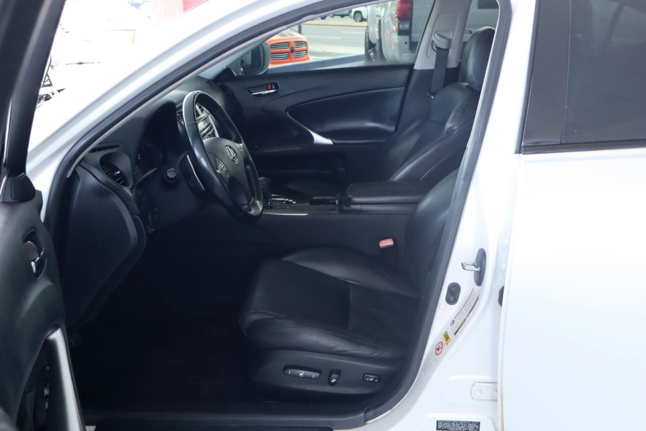 Lexus IS 250 4dr Sport Sdn Man RWD 2008