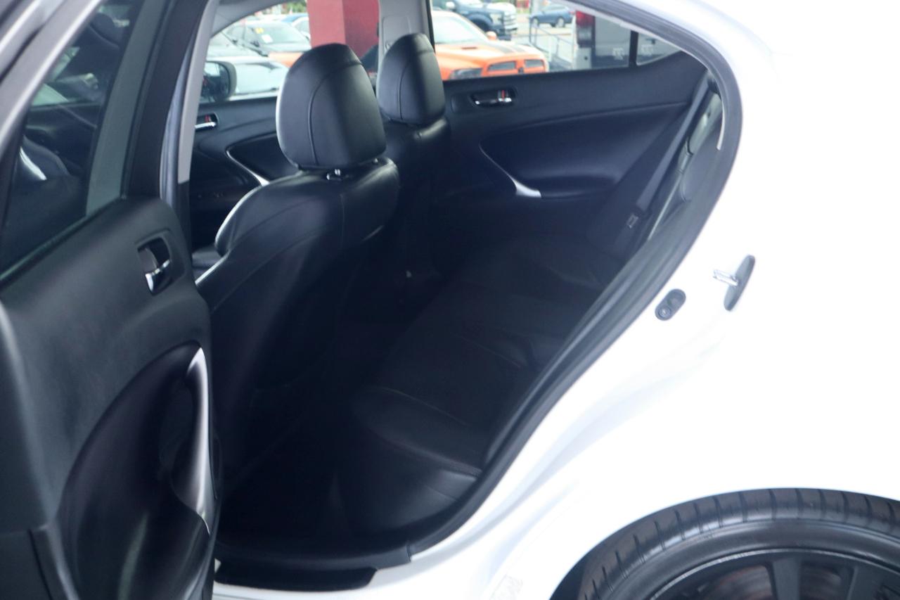 Lexus IS 250 4dr Sport Sdn Man RWD 2008