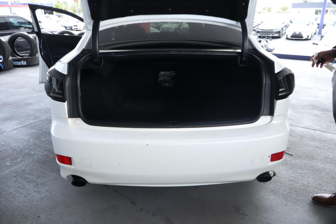 Lexus IS 250 4dr Sport Sdn Man RWD 2008