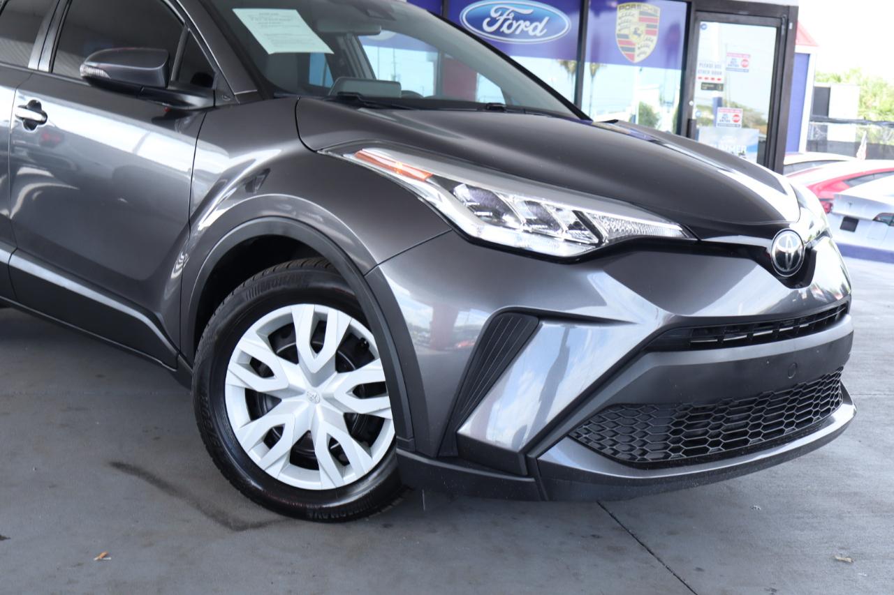 Toyota C-HR LE 2021