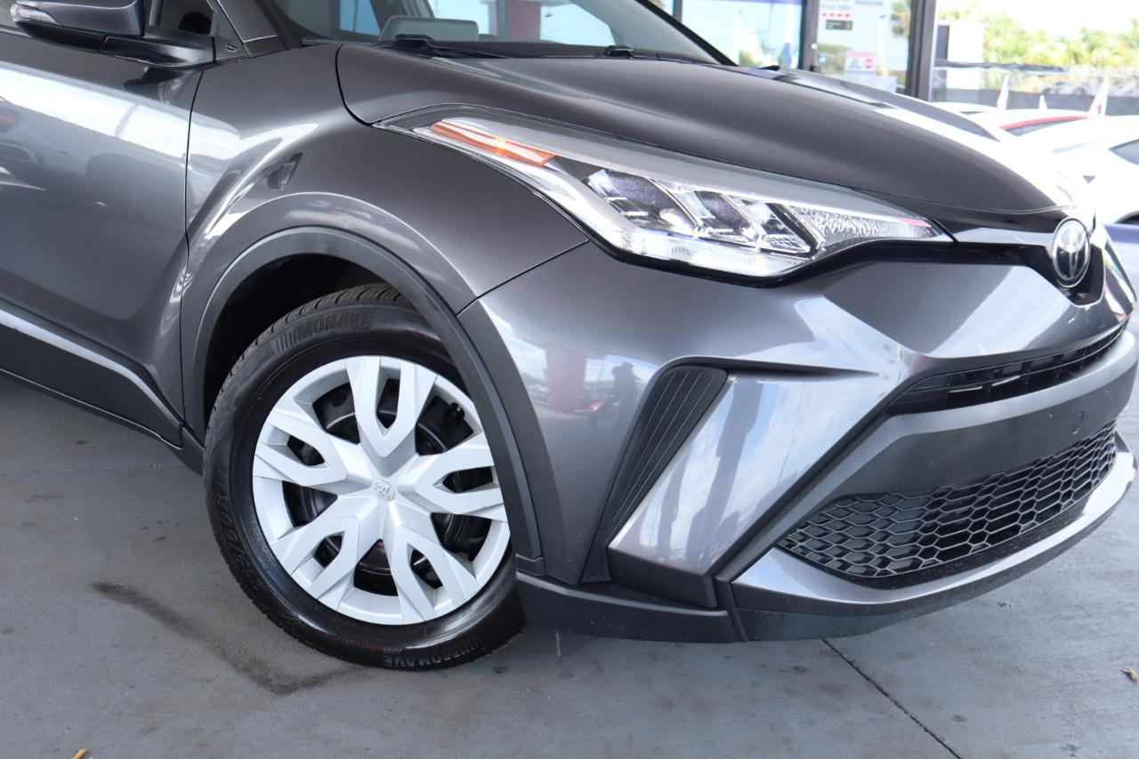 Toyota C-HR LE 2021