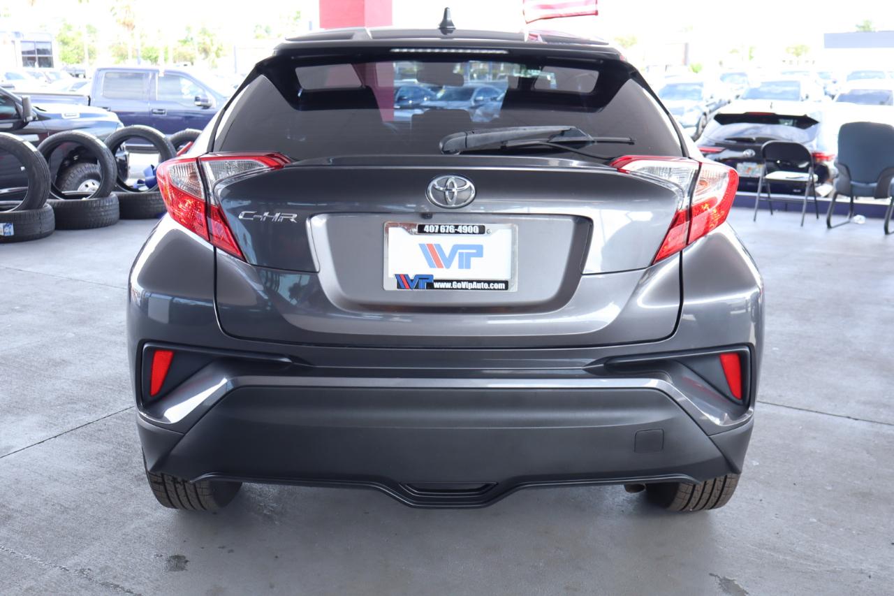 Toyota C-HR LE 2021