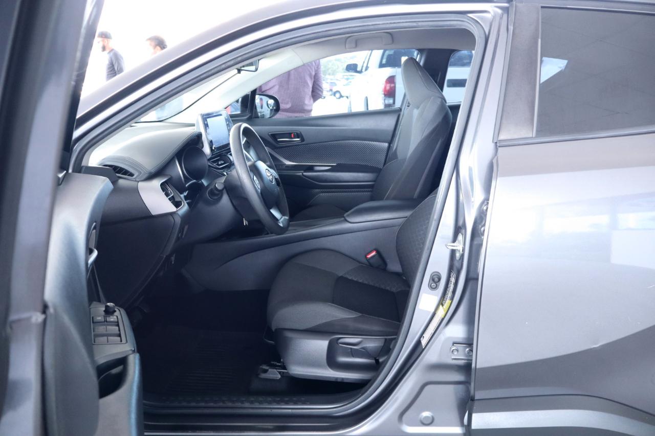 Toyota C-HR LE 2021