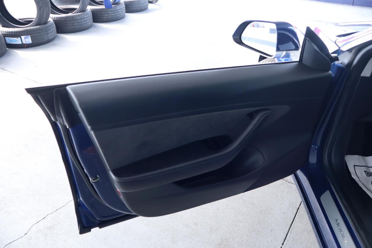 Tesla Model 3 Mid Range Battery RWD 2018