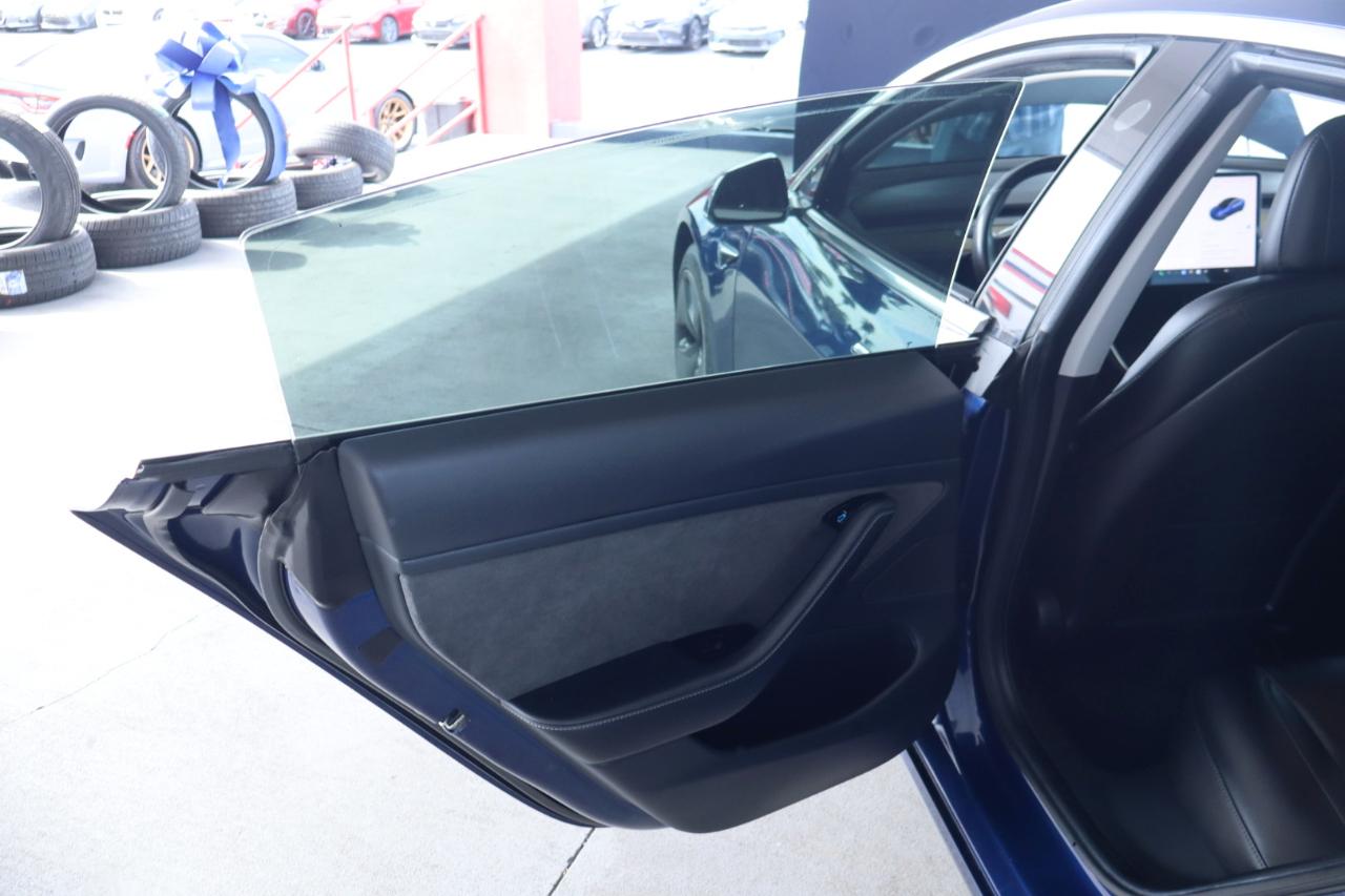 Tesla Model 3 Mid Range Battery RWD 2018