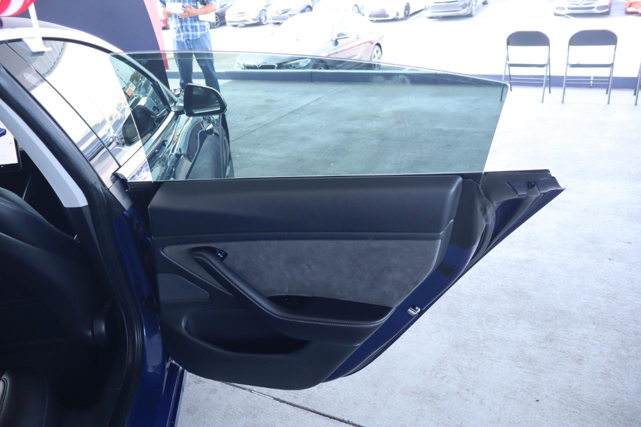 Tesla Model 3 Mid Range Battery RWD 2018