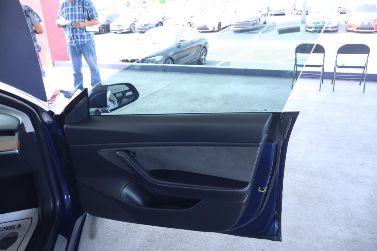 Tesla Model 3 Mid Range Battery RWD 2018