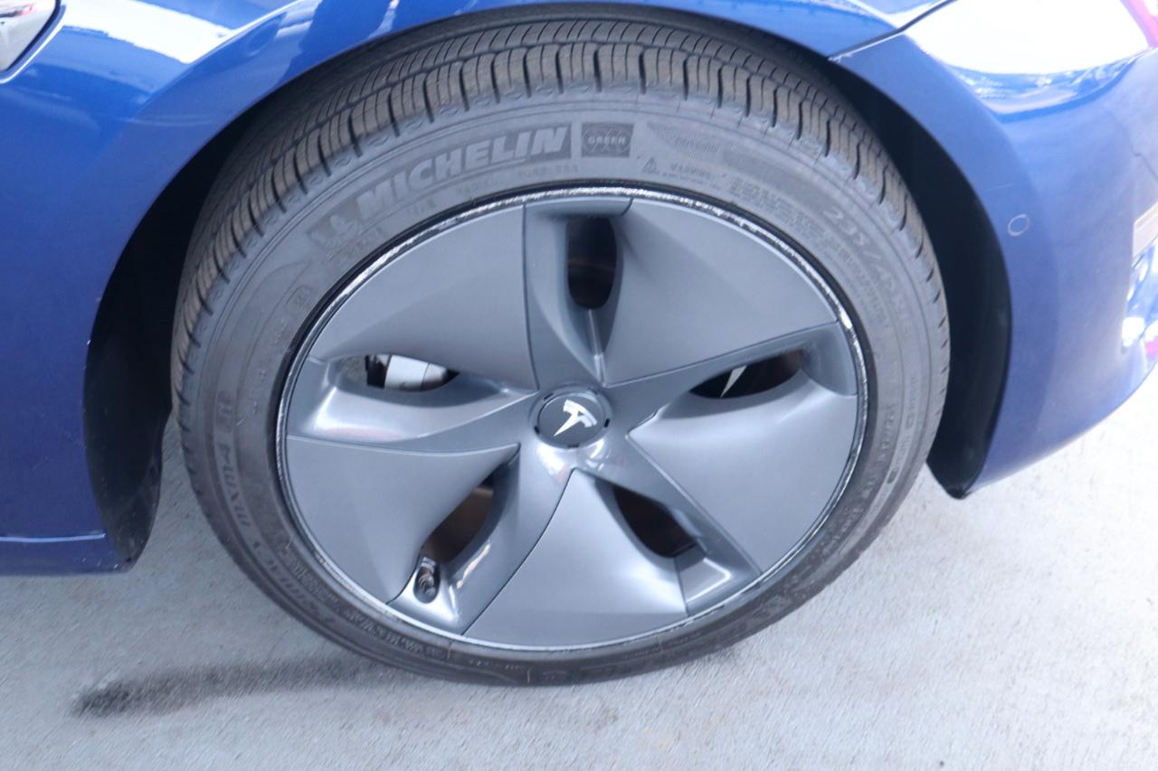 Tesla Model 3 Mid Range Battery RWD 2018