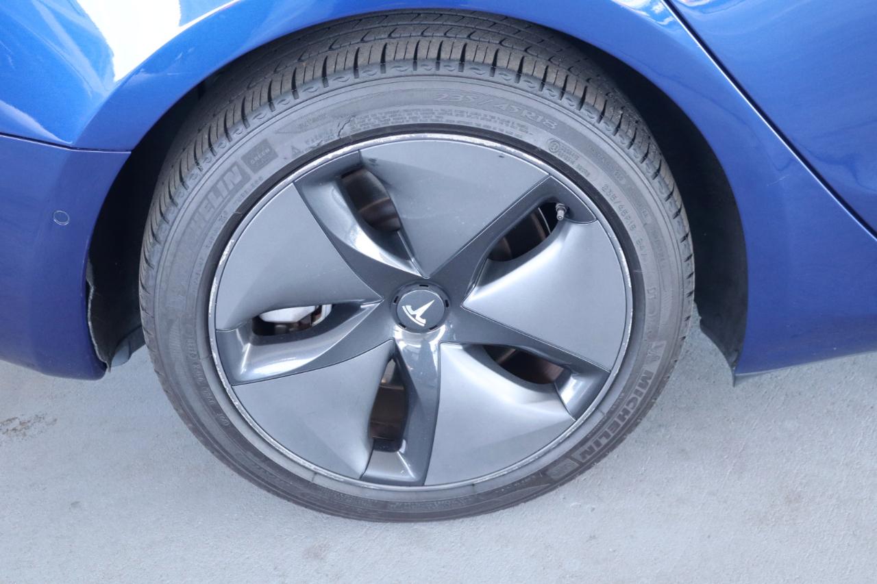 Tesla Model 3 Mid Range Battery RWD 2018
