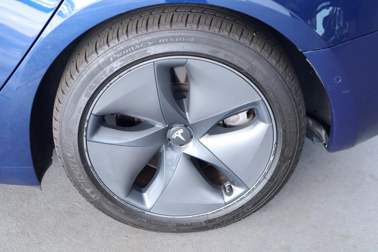 Tesla Model 3 Mid Range Battery RWD 2018