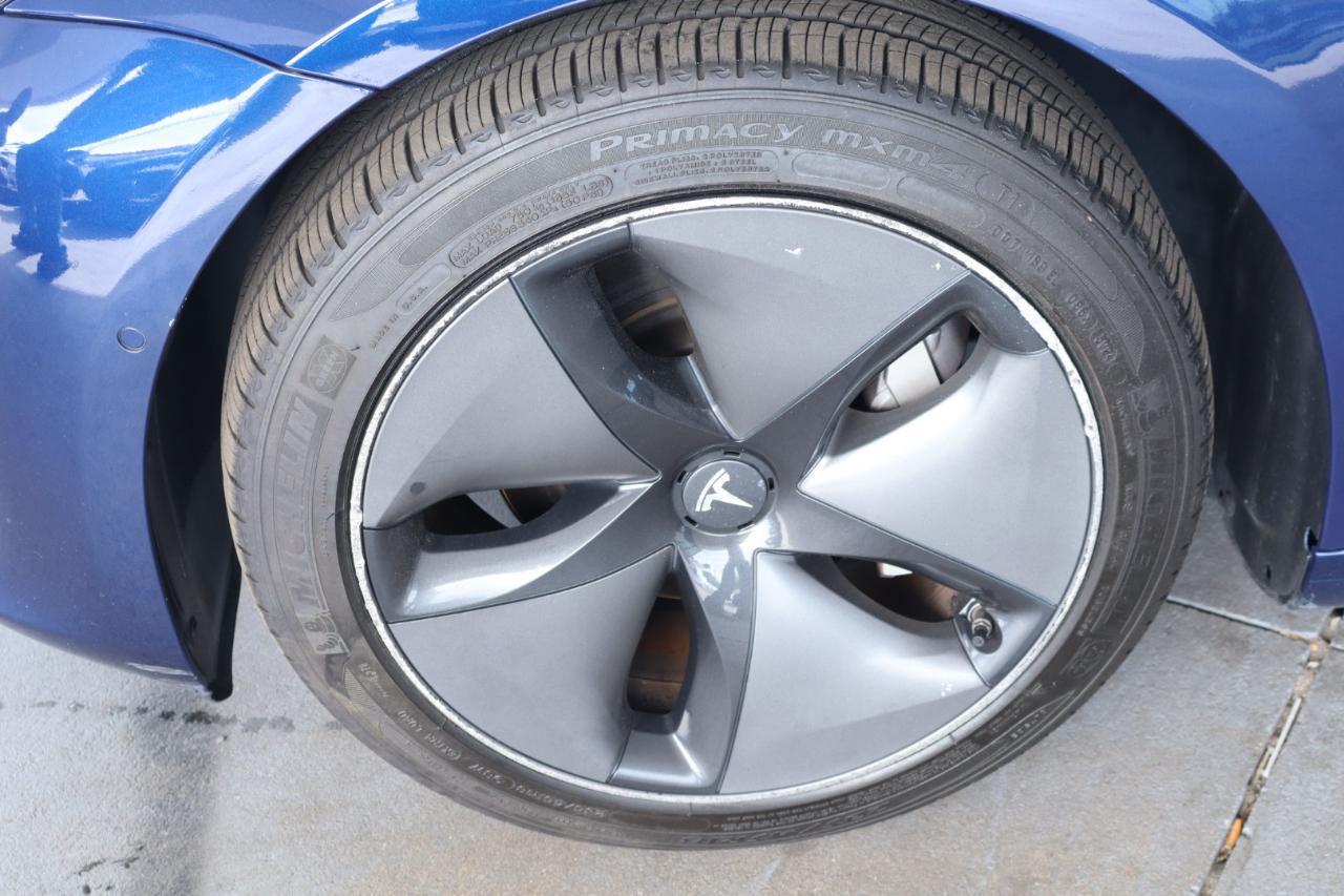 Tesla Model 3 Mid Range Battery RWD 2018