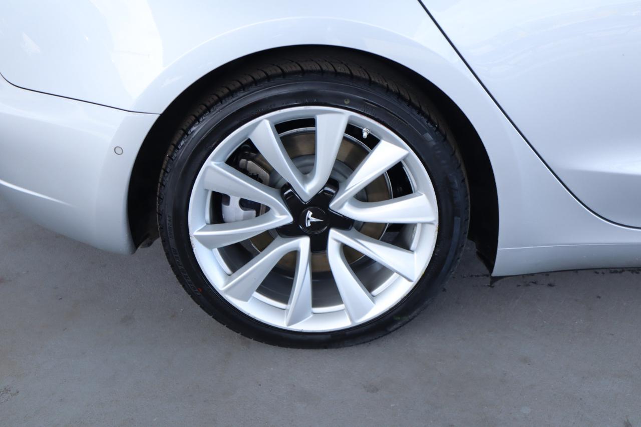 Tesla Model 3 Mid Range Battery RWD 2018