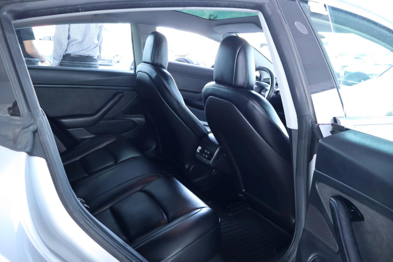 Tesla Model 3 Mid Range Battery RWD 2018