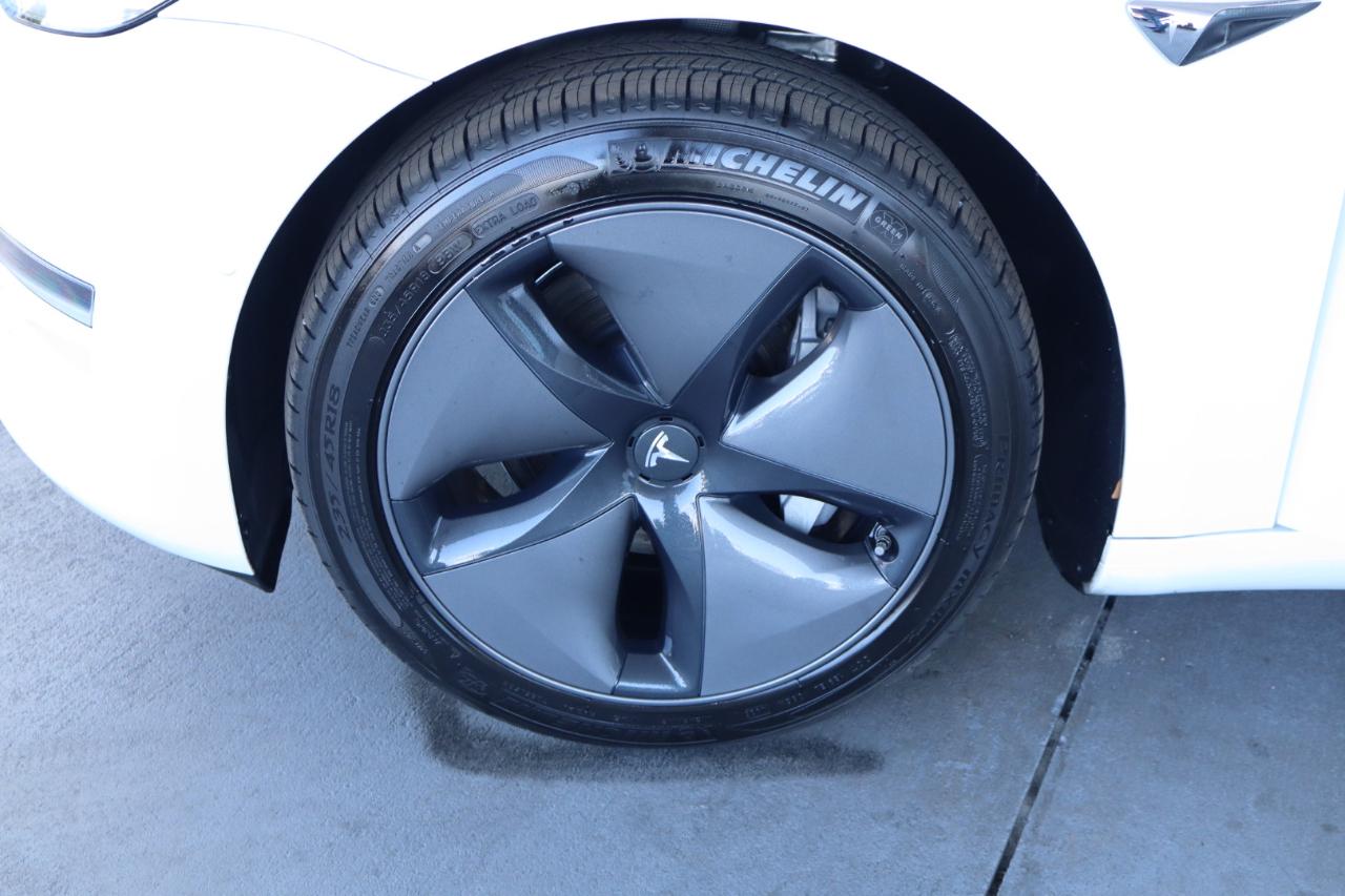 Tesla Model 3 Mid Range Battery RWD 2018