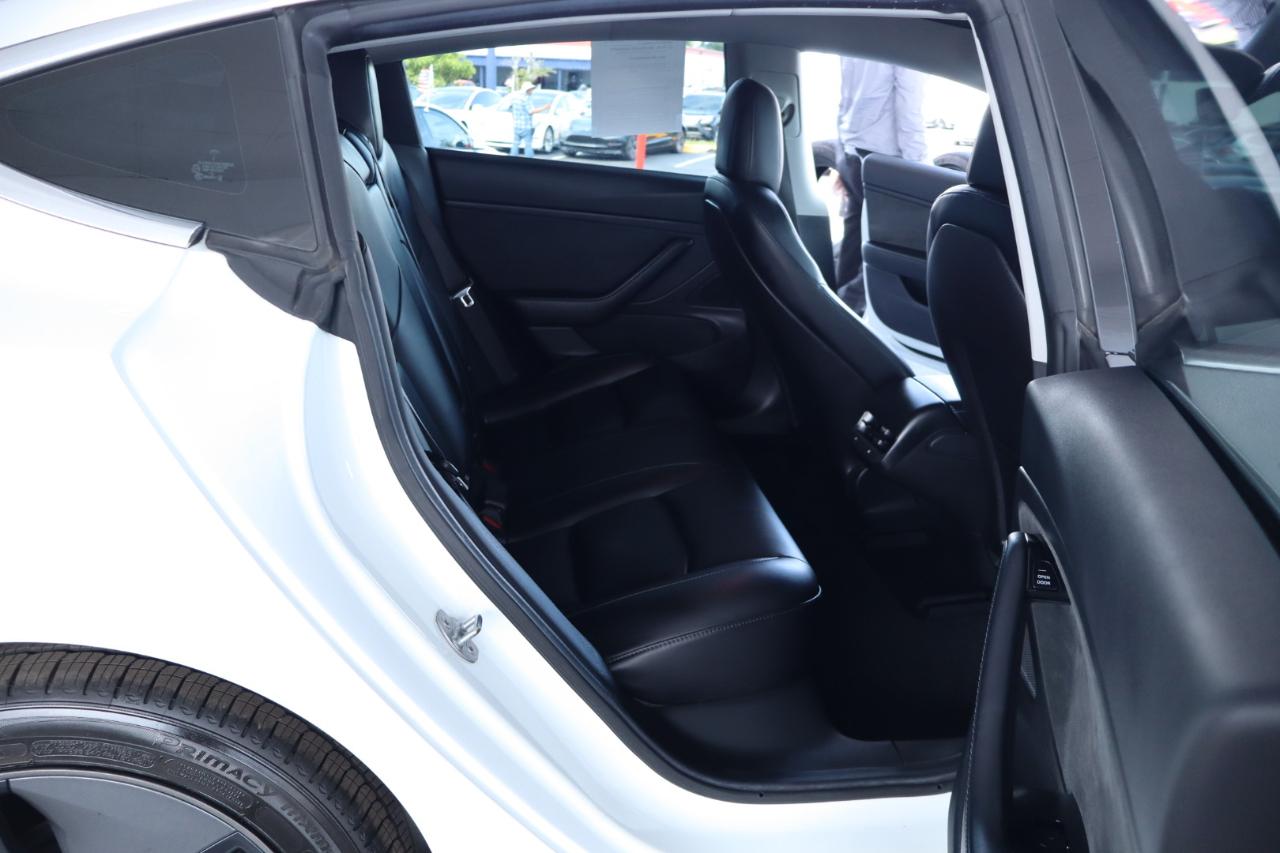 Tesla Model 3 Mid Range Battery RWD 2018