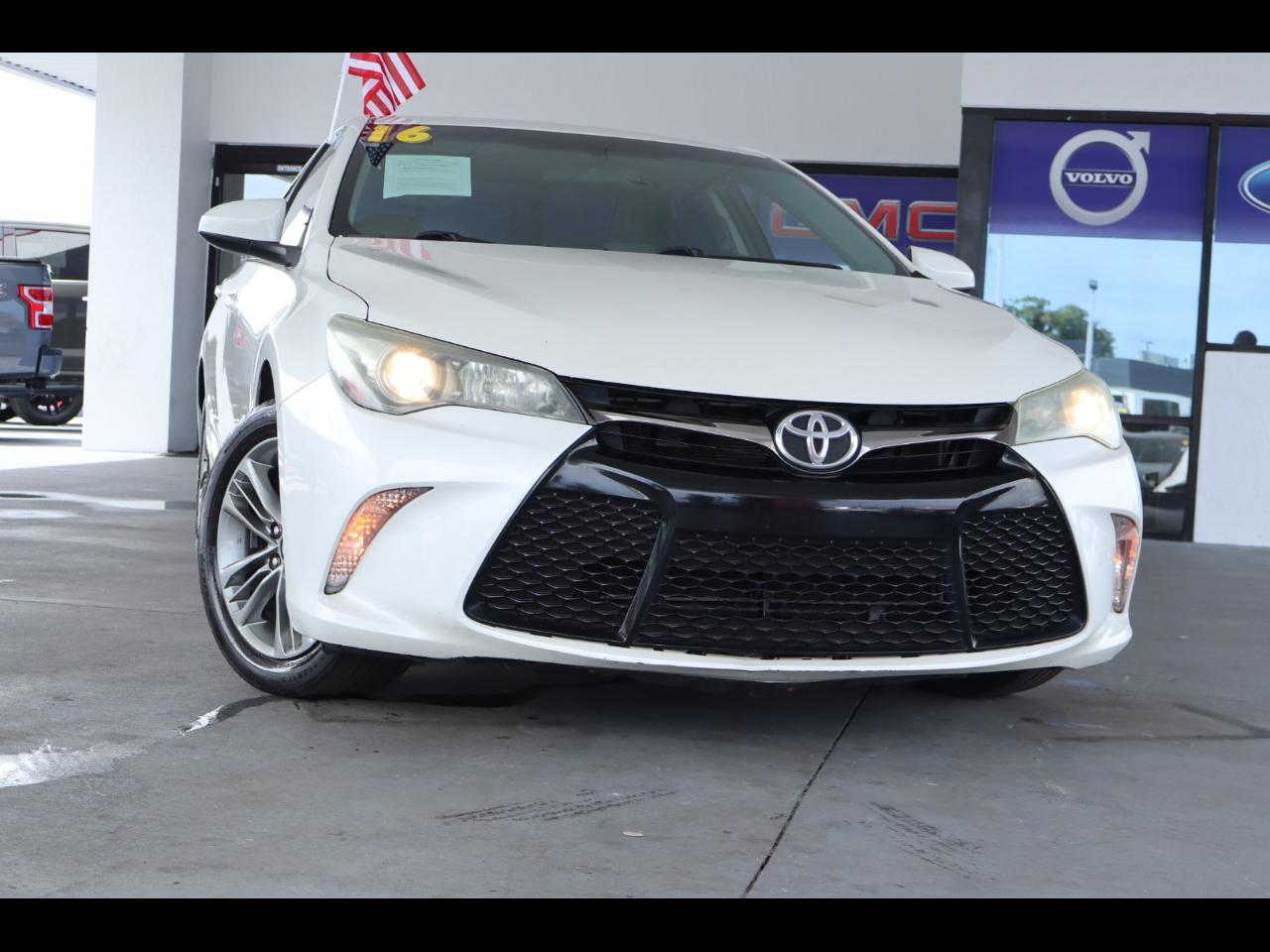 Toyota Camry 4dr Sdn I4 Auto SE w/Special Edition Pkg (Natl) 2016