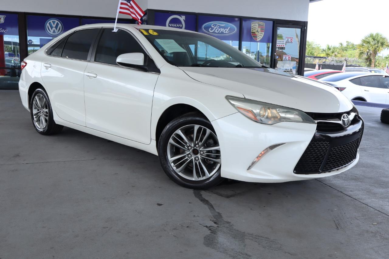 Toyota Camry 4dr Sdn I4 Auto SE w/Special Edition Pkg (Natl) 2016