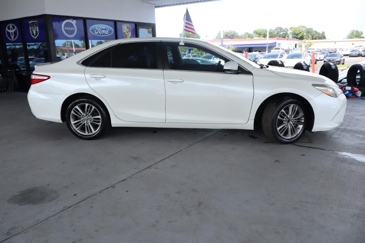 Toyota Camry 4dr Sdn I4 Auto SE w/Special Edition Pkg (Natl) 2016