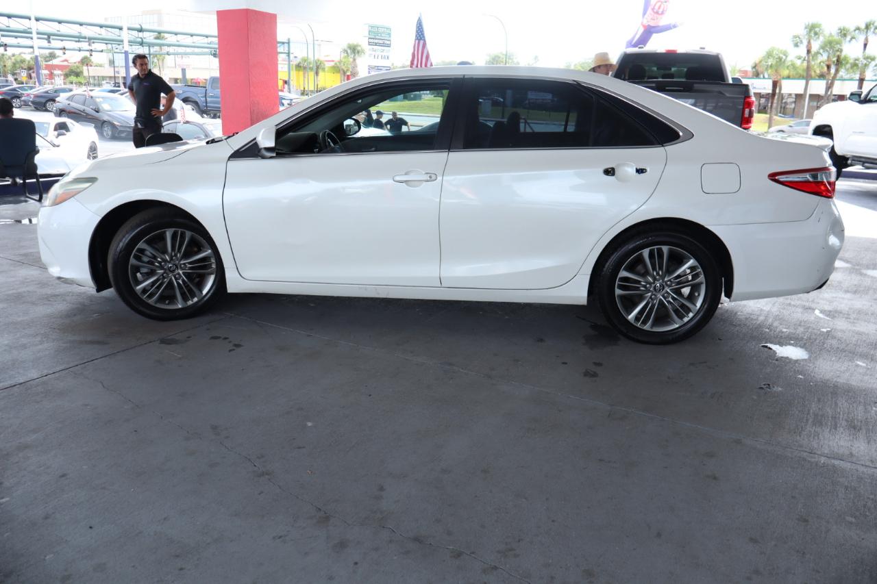 Toyota Camry 4dr Sdn I4 Auto SE w/Special Edition Pkg (Natl) 2016