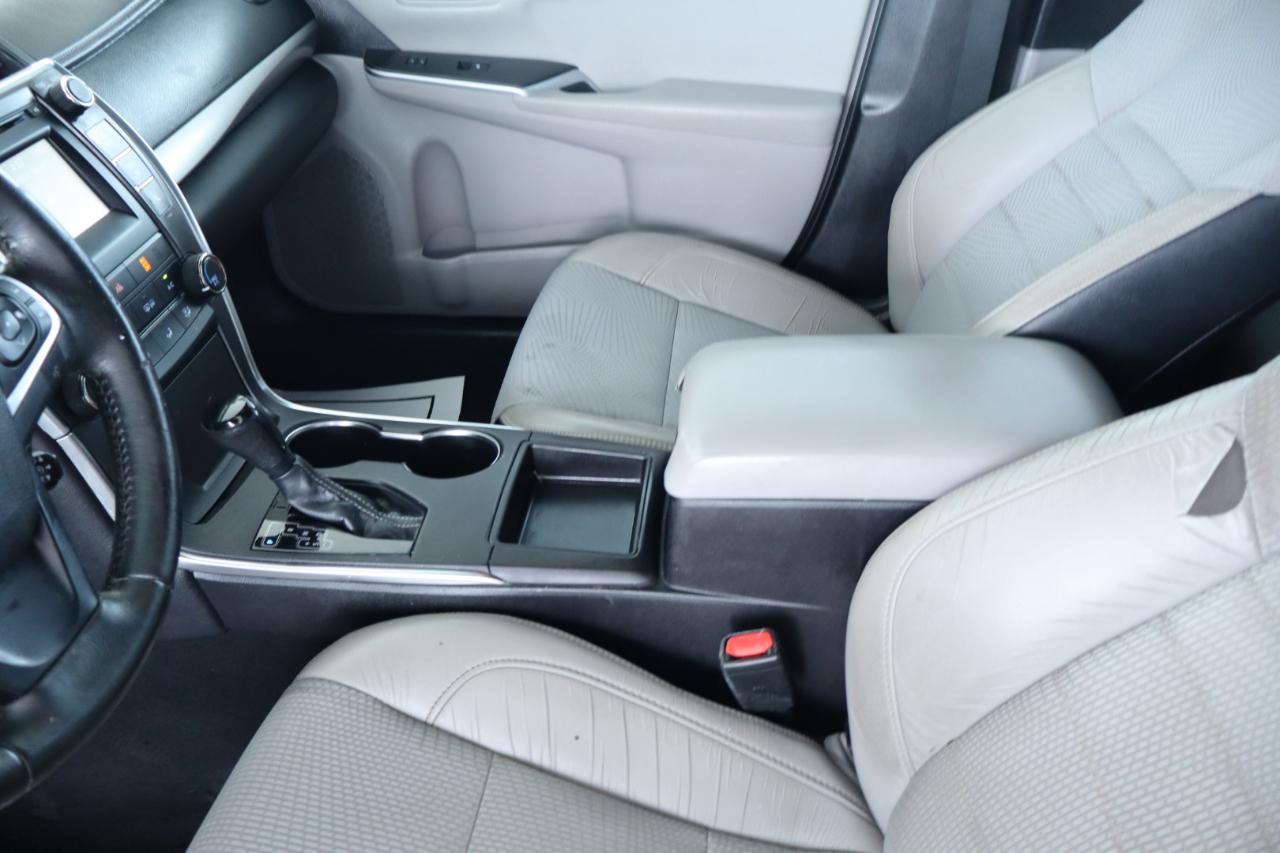 Toyota Camry 4dr Sdn I4 Auto SE w/Special Edition Pkg (Natl) 2016