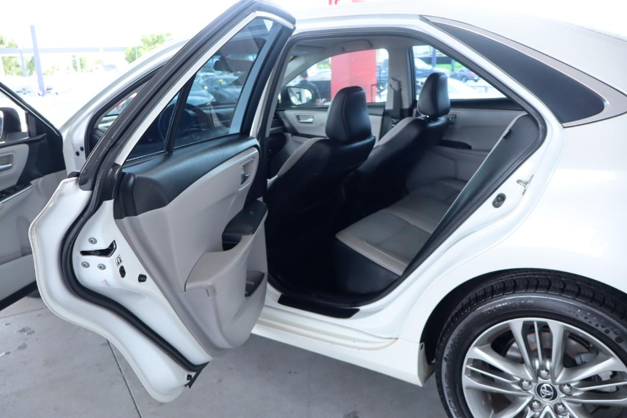 Toyota Camry 4dr Sdn I4 Auto SE w/Special Edition Pkg (Natl) 2016