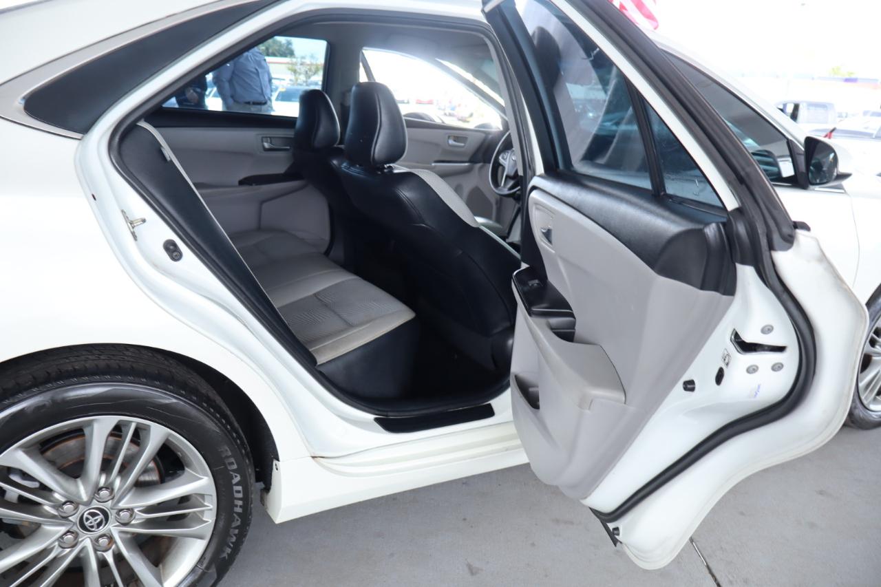 Toyota Camry 4dr Sdn I4 Auto SE w/Special Edition Pkg (Natl) 2016