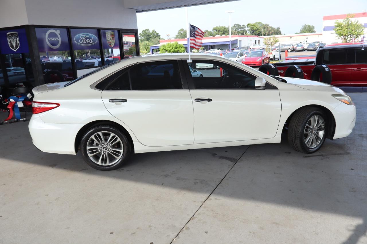 Toyota Camry 4dr Sdn I4 Auto SE w/Special Edition Pkg (Natl) 2016