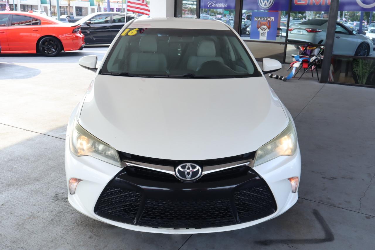 Toyota Camry 4dr Sdn I4 Auto SE w/Special Edition Pkg (Natl) 2016