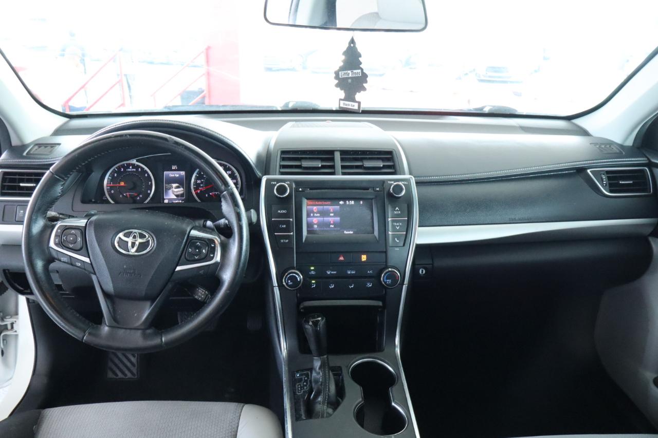 Toyota Camry 4dr Sdn I4 Auto SE w/Special Edition Pkg (Natl) 2016