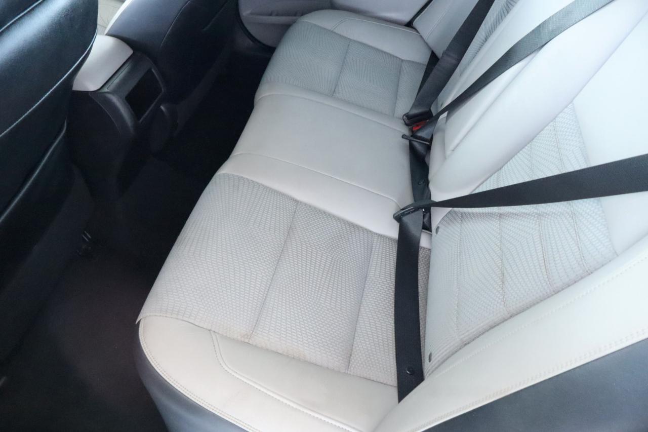 Toyota Camry 4dr Sdn I4 Auto SE w/Special Edition Pkg (Natl) 2016