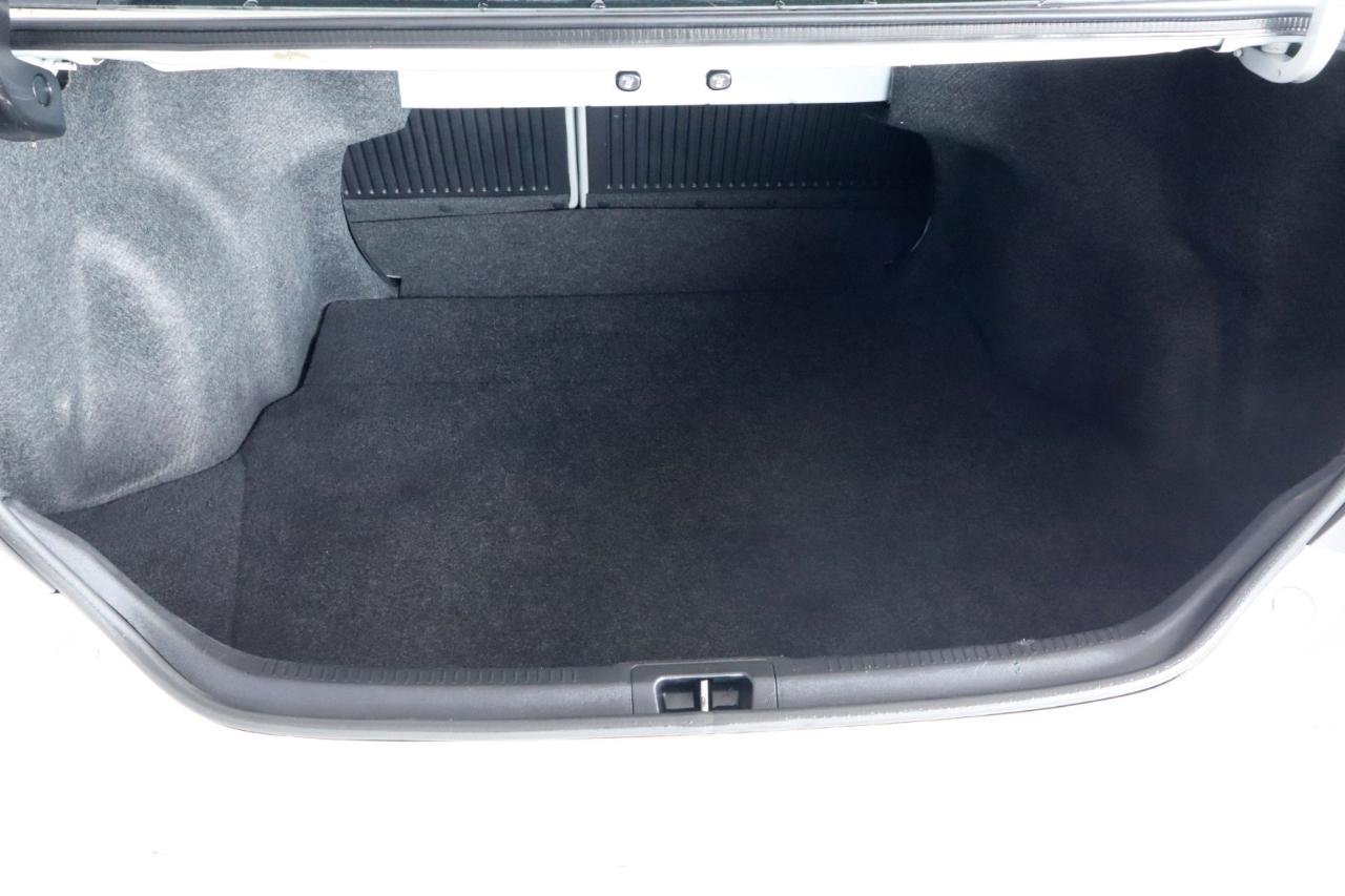 Toyota Camry 4dr Sdn I4 Auto SE w/Special Edition Pkg (Natl) 2016