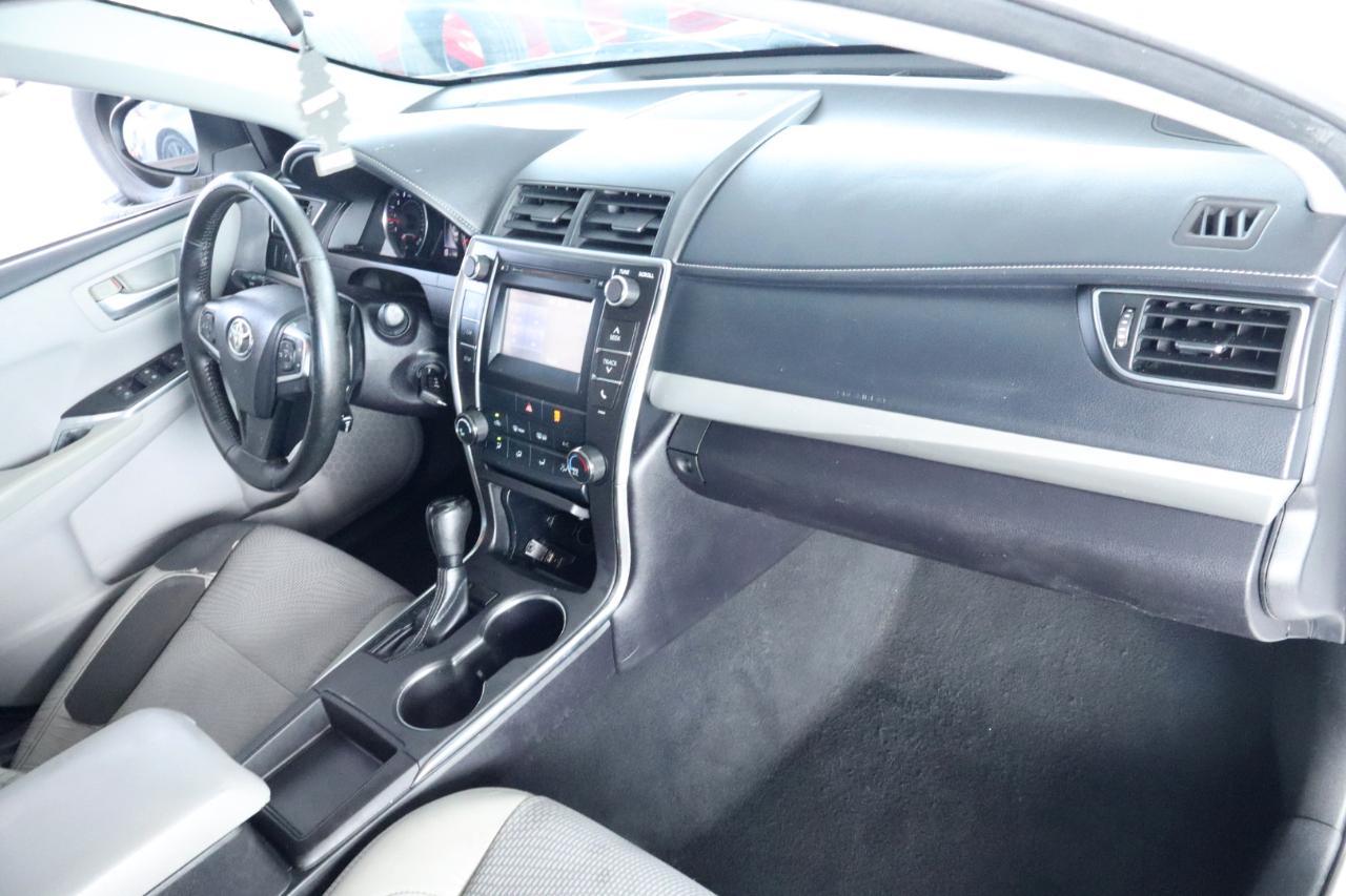 Toyota Camry 4dr Sdn I4 Auto SE w/Special Edition Pkg (Natl) 2016