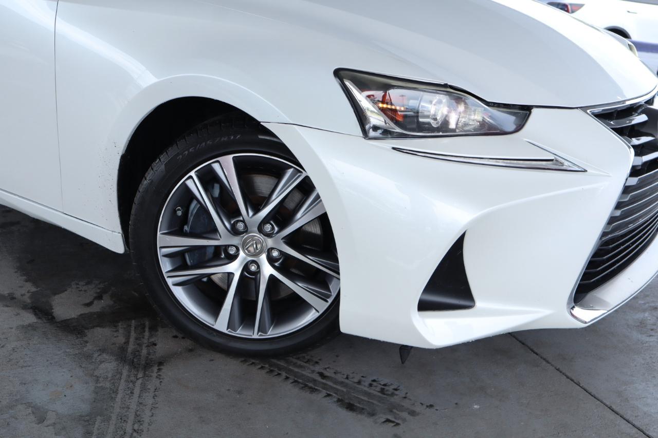 Lexus IS IS 300 RWD 2018
