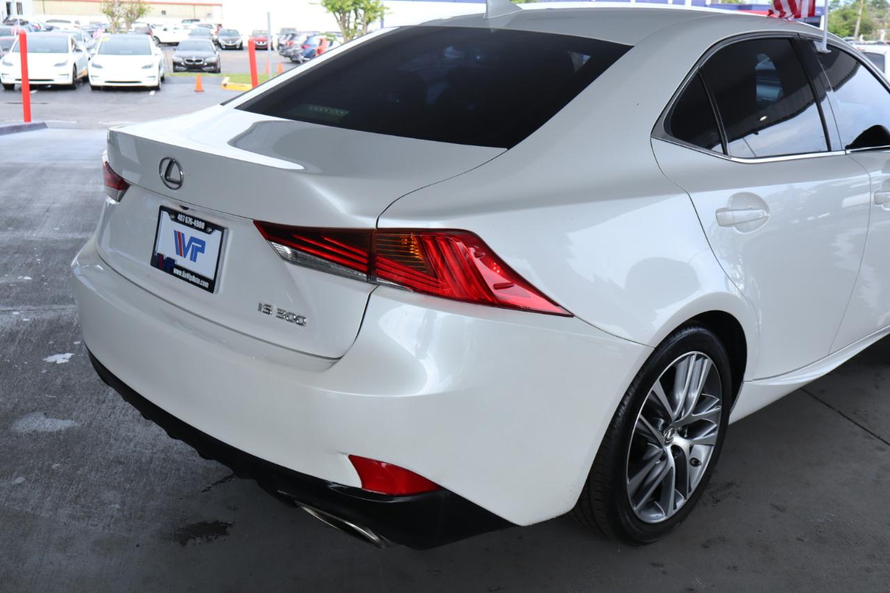 Lexus IS IS 300 RWD 2018