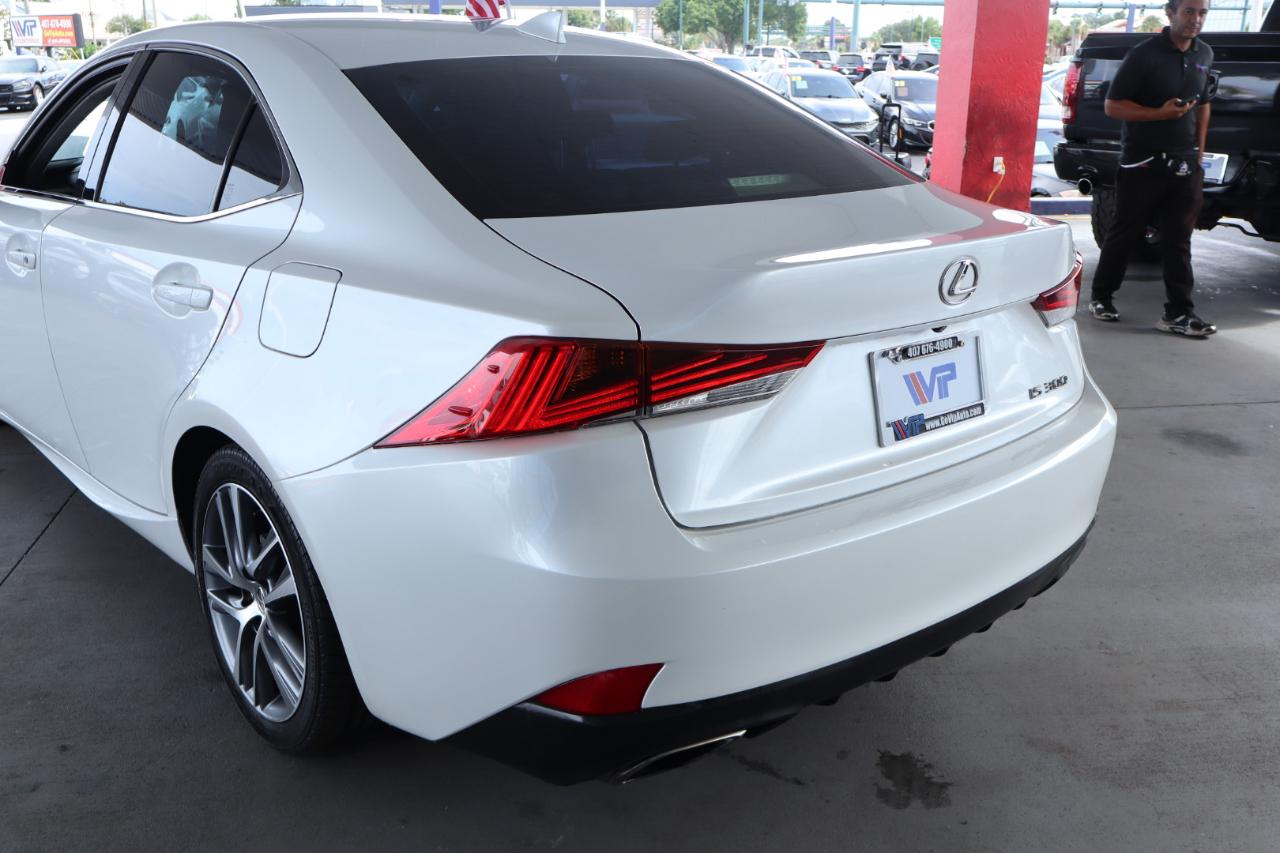 Lexus IS IS 300 RWD 2018