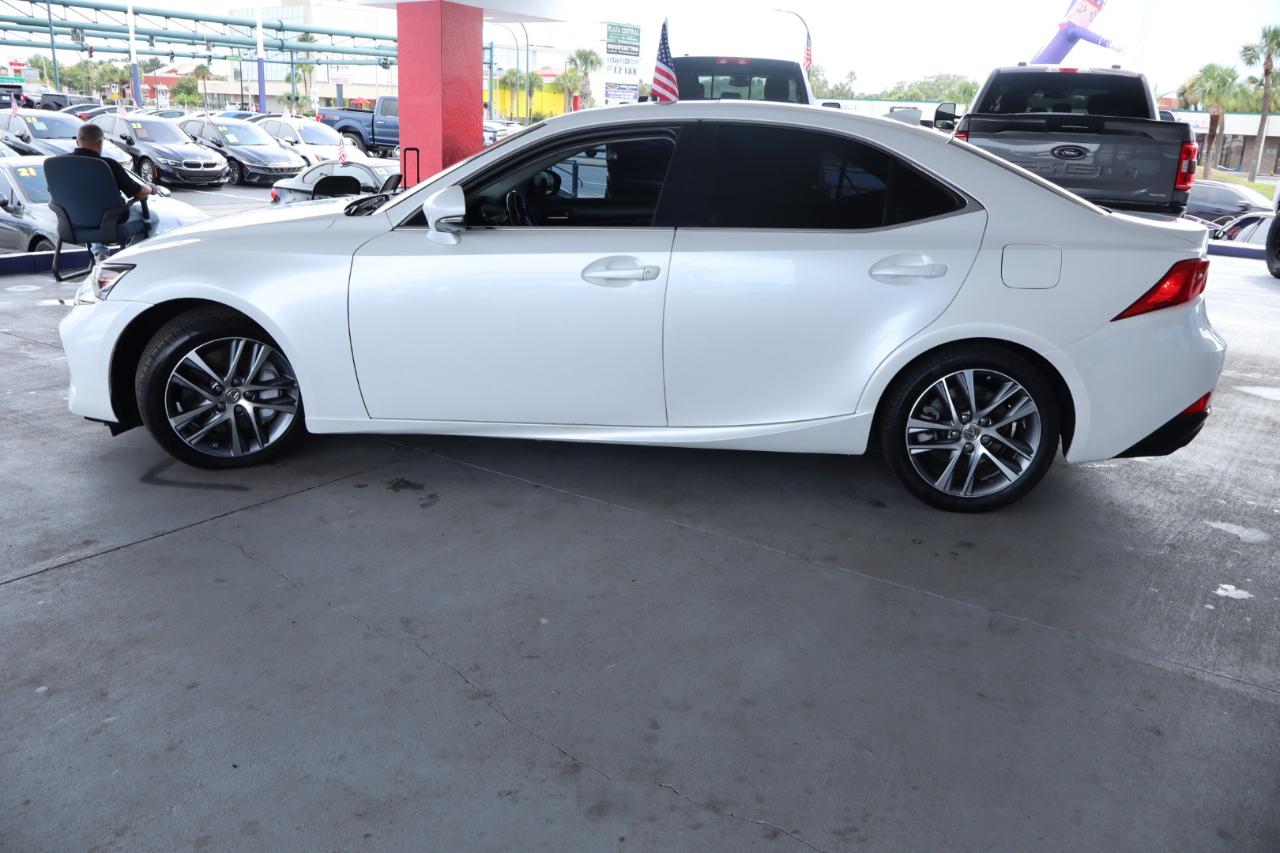 Lexus IS IS 300 RWD 2018