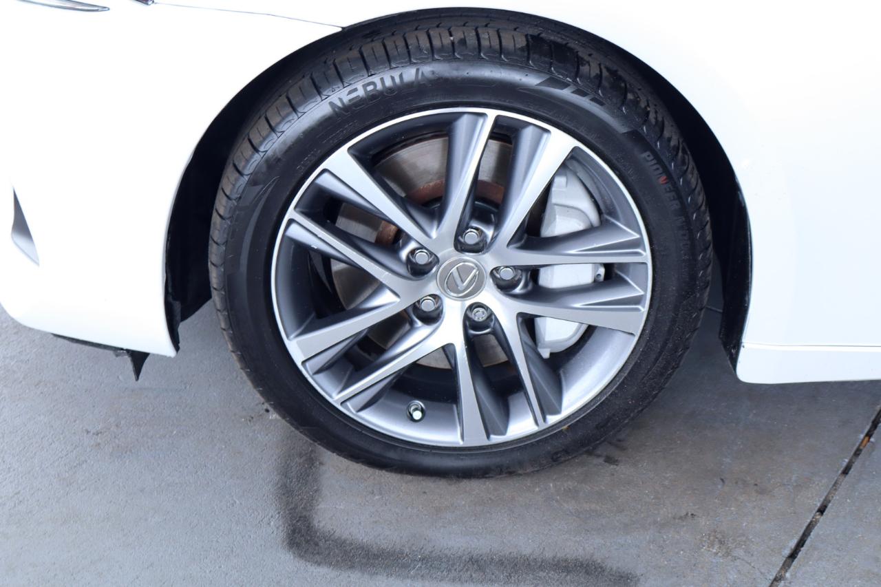 Lexus IS IS 300 RWD 2018